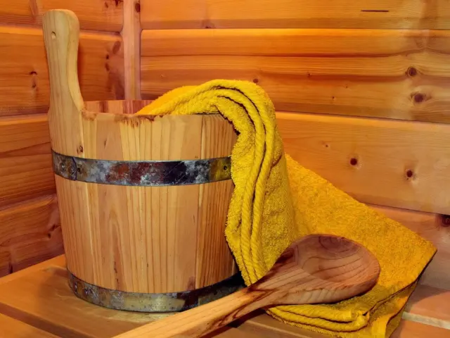 Sauna Benefits: How Heat Therapy Improves Health, Sleep, and Recovery